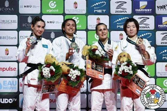 Podios de la categoría -48kg
