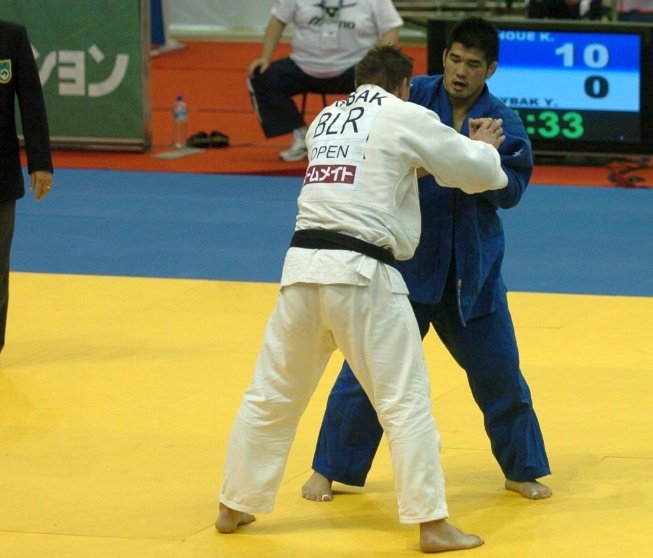 Kosei Inoue, campeón mundial, olímpico y nacional libre de peso